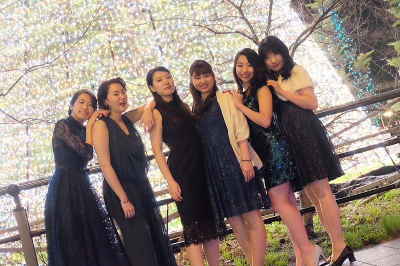 リムジンを東京で楽しめるリムジンパーティー ドレスについて